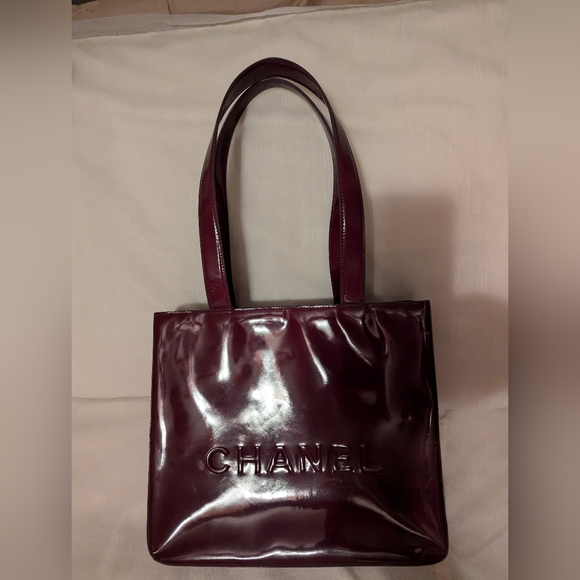 CHANEL Patent Leather Tote Eggplant Purple Made in France with COA VGUC - Picture 1 of 16